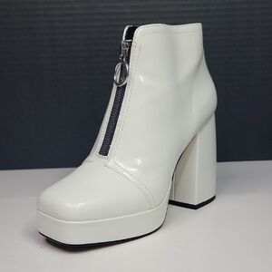 KATY PERRY UPLIFT PLATFORM BOOTIES WHITE SIZE 7 RETRO FUNKY